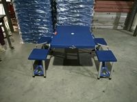 Tables et chaises pliantes d'extérieur Valise pliante compacte portable Table de pique-nique pliante en plastique portable Ensemble de camping avec esprit