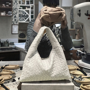 Bolso Bandolera de Mujer 2025, Tejido a Mano, Estilo Gunnie, con Cierre de Botón, Correa Única, 1-1.9L - Product Image 3