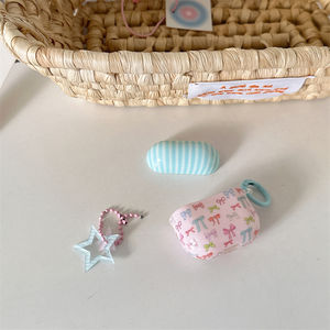 Funda de auriculares compatible con impresión suave IMD para <span class=keywords><strong>AirPods</strong></span> 3rd 4th Generation 2nd <span class=keywords><strong>Pro</strong></span> Generation-Colgante de estrella con nudo de mariposa colorido - Product Image 6