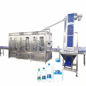 Máquina de enchimento de água 8-8-3 pequena automática para garrafas plásticas planas quadradas redondas de 0,2-5l, novo projeto