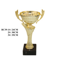 Chine Usine En Gros Métal Coupe Trophée Sport Prix en Or & Argent Placage pour Pageant Boxe Trophées Médailles & Plaques