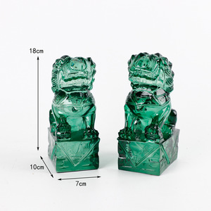 Juego <span class=keywords><strong>de</strong></span> 2 Figuras <span class=keywords><strong>de</strong></span> León Verde <span class=keywords><strong>de</strong></span> Resina Transparente Personalizadas, Decoración Feng Shui <span class=keywords><strong>de</strong></span> la Suerte, Leones Guardianes Chinos - Product Image 4
