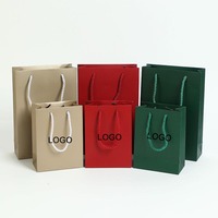 Sacs en papier de luxe faits à la main avec poignée pour emballage de bijoux, personnalisables avec logo, pour colliers et bagues