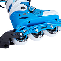 Patins à roulettes à quatre roues lumineuses, roues en PU réglables, chaussures de patinage professionnelles pour le fitness et les loisirs en extérieur