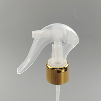 Flacon pulvérisateur cosmétique en plastique anti-déversement avec pompe PP haute précision à brume fine et fermeture UV dorée 24/410 28/410, verrouillage haut-bas