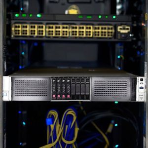 Servidor en Rack Huasan (H3C) R4900G3 G5 G6 G7, 2 CPU Silver 4215r de 8 Núcleos a 3.2GHz/64GHz, Uniserver R4900 G5 en Stock - Product Image 1