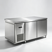 Table de préparation commerciale en acier inoxydable avec réfrigérateur et congélateur, capacité 500L, efficacité énergétique A+++, prête à être expédiée pour les hôtels