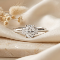 1,20 Karat Ovaler Schliff Halo-Cluster Laborgezüchteter Diamant IGI-Zertifiziert Rhodium-Plattiert 14K Massives Platin Klassischer Verlobungsring