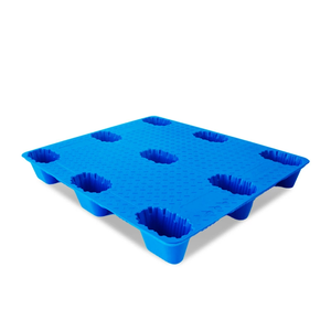 משטח פלסטיק תעשייתי 1100*1100*150 מ\"מ, חזק במיוחד, בעל כניסה 4 כיוונית, יצוק בתהליך ניפוח, תשעה מסלולים, תקן אירופאי, מתאים למדפי משטחים. - Product Image 1