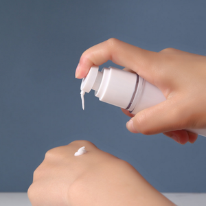 Wholesale Lotion <b>Bottle</b> Round Cream Liquid Serum <b>Travel</b> <b>Clear</b> 100ml Spray Plastic Containers Cosmetic Airless Pump <b>Bottle</b> - Product Image 6