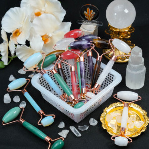 All'ingrosso cristalli 100% naturale di <span class=keywords><strong>giada</strong></span> <span class=keywords><strong>rosa</strong></span> rullo pietre e cristalli massaggio viso per la cura della pelle all'ingrosso strumento di cristallo artigianale - Product Image 4