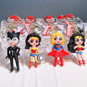 Llavero de goma de superhéroe con <span class=keywords><strong>Harley</strong></span> <span class=keywords><strong>Quinn</strong></span> de Suicide Squad, un colgante de payaso y <span class=keywords><strong>muñeca</strong></span> - Product Image 1