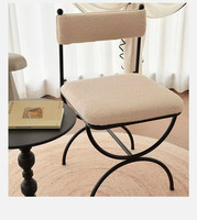 Chaise de salle à manger commerciale de style français vintage, design minimaliste, moderne du milieu du siècle, en fer, pour hôtel et restaurant, avec dossier de canapé.