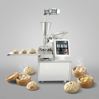Petite machine à pain vapeur pour répondre à des besoins variés ; la taille du pain et l'épaisseur de la pâte sont réglables.