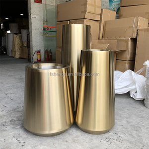 Macetas Verticales Decorativas para Jardín en Forma de M, Macetas de Metal Grandes y Altas para Jardín, Macetas y Jardineras de Metal para Piso - Product Image 2