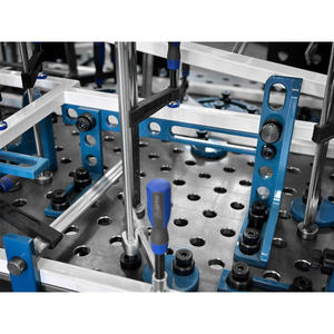 Pince de fixation à vis GPPH jauge variable pour tables à trous de 16mm - Product Image 3