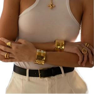 Bracelet manchette exagéré en acier inoxydable plaqué or 18 carats de haute qualité pour femme, bijou à ouverture irrégulière, taille ajustable - Product Image 1