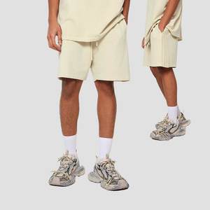 Pantalones cortos de hombre de color sólido Premium (350G algodón) estilo informal de calle alta - Product Image 1