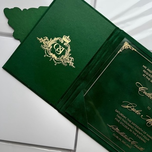 Invitation de <span class=keywords><strong>mariage</strong></span> de luxe en velours vert émeraude <span class=keywords><strong>avec</strong></span> monogramme en feuille d'or, coffret rigide en acrylique pour événements royaux - Product Image 4