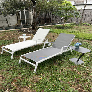 Chaise longue moderne en tissu avec structure en aluminium et coussins pour salon de villa ou de parc - Product Image 4