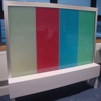 Film PDLC multicolore à intensité variable pour fenêtres d'hôtels et de salles de bain avec contrôle de la confidentialité, étanche, garantie 5 ans+, design contemporain