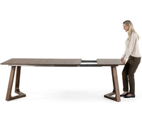 Table de salle à manger extensible en bois massif de style moderne VEGA 2026 avec banc pour cuisine et villa, conçue pour le confort et le style