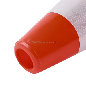 Cône de signalisation routière en PVC haute visibilité 30 cm avec base en caoutchouc et col réfléchissant pour zones de travaux routiers – Approvisionnement B2B en gros - Product Image 4