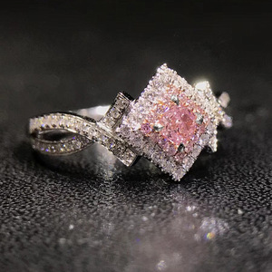 Anello con Design a Croce Intrecciata, Stile Creativo per Donne - Product Image 1