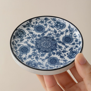 Assiette à pâtisserie en porcelaine bleue et blanche, plat rond en céramique pour dessert, présentation de table de mariage, style rétro luxueux - Product Image 2