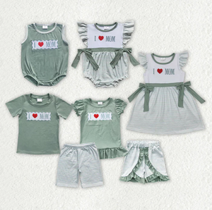 <span class=keywords><strong>Abbigliamento</strong></span> all'Ingrosso per Fratelli Coordinato con Ricamo 'I Love Mom' a Righe Verdi Estivo per Bambini - Product Image 1