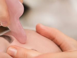 Masajeador facial Gua Sha de cuarzo rosa con etiqueta privada OEM al por mayor superventas al por mayor Jade <span class=keywords><strong>Guasha</strong></span> - Product Image 4