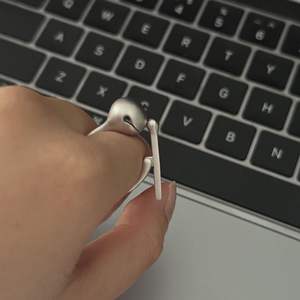 Bague en argent pur S925 avec coquille de bois, design créatif de niche pour soulager les chocs et accumuler le mérite pour les travailleurs - Product Image 2