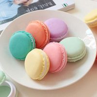 K298 Mini boucles d'oreilles macaron rondes en plastique de 9.8cm Boîte à bijoux Organisateur Emballage cadeau élégant pour la collection de macarons