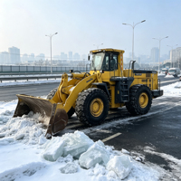 Gebrauchter Komatsu WA600 Vier-in-Eins-Planenschaufel- und Greifer-Radlader für die Materialhandhabung von gemischten Hofmaterialien