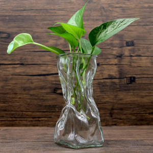 Vase en verre unique en forme de sablier, design transparent à surface irrégulière, personnalisable pour la décoration de <span class=keywords><strong>mariage</strong></span>, d'hôtel, ou comme centre de table floral. - Product Image 2