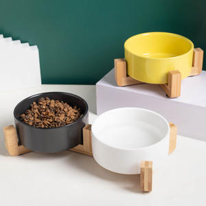 Bol en céramique pour animaux de compagnie avec cadre en bois intégré antidérapant anti-chocs motif solide écologique étanche IPX5 pour chiens - Product Image 4