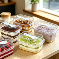 Contenants carrés en plastique transparent pour desserts avec cuillère, boîte transparente pour gâteaux, mousses, yaourts, glaces et emballages alimentaires