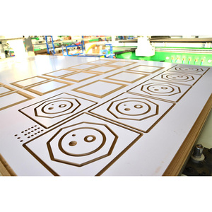 Routeur CNC 3 axes à broche unique pour découpe et gravure du bois, MDF, PVC, 4x8 pieds, 1325, avec moteur - Product Image 4