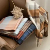 Écharpe en laine 100% de haute qualité, confortable et tendance pour l'hiver, à carreaux, pour hommes et femmes, châle en cachemire de mouton, Yhk0021