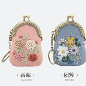 <span class=keywords><strong>Kit</strong></span> de fabrication de sacs, porte-monnaie et pochettes brodées DIY avec motif floral, fermoir à embrassure et outil de <span class=keywords><strong>broderie</strong></span> - Product Image 2