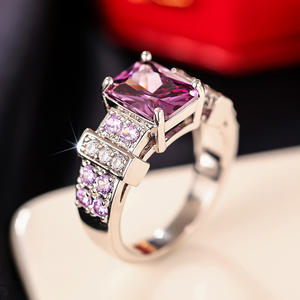 A003 Anello da cocktail per donna in argento 925 con zaffiro taglio smeraldo, montatura geometrica a griffe, gioielli raffinati per fidanzamento - Product Image 2