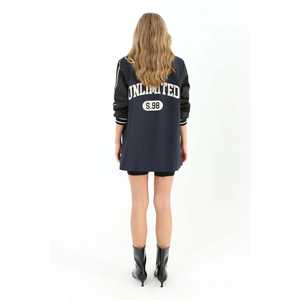 เสื้อแจ็คเก็ตวาร์ซิตี้ผู้หญิงสีกรมท่า แขนยาว ผ้าทอ สไตล์ฤดูใบไม้ร่วง ไซส์ S.98 พิมพ์ลายด้านหลัง ไม่จำกัดจำนวน - Product Image 1