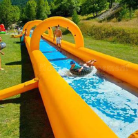 Toboggan aquatique gonflable en PVC pour l'extérieur, capacité de 500 kg pour 5 à 10 passagers, pour les jardins résidentiels, marque Fuyi, fabriqué en Guangdong
