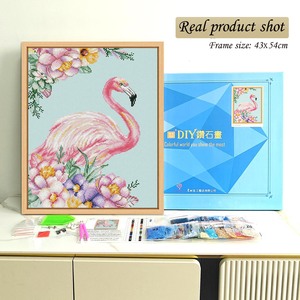 Kit de Broderie Diamant Flamant Rose avec Fleurs, Perles Rondes en Cristal, Kit DIY avec Cadre Rectangulaire Style Champêtre - Product Image 2