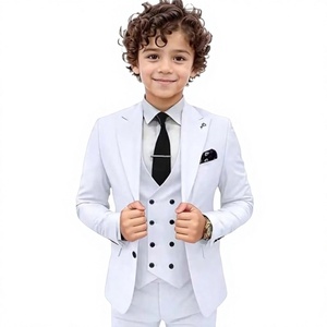 Costume de mariage 3 pièces sur mesure élégant et de haute qualité pour homme, coupe ajustée, style italien, en laine coupe-vent, col cranté, pour occasions formelles - Product Image 4