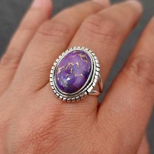 Bague en argent sterling de style boho avec pierre naturelle ovale en cuivre violet turquoise pierre de naissance de décembre pour mariage ou fête - Product Image 1