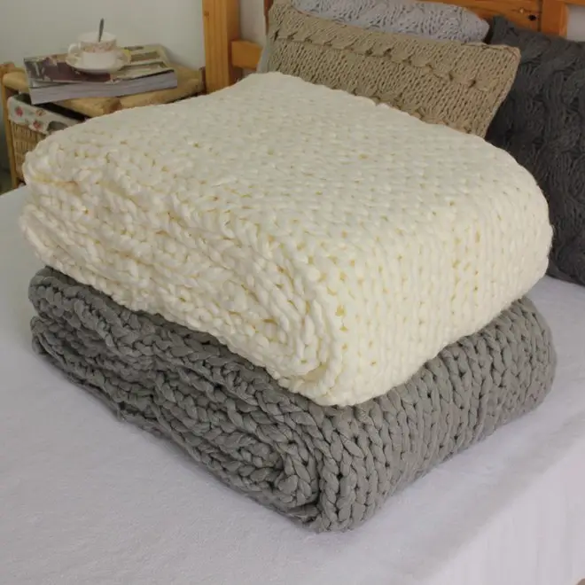 Bulky Sofa Throw for Gift Sofa Bed, 31" x 39" Handmade Knit Throw Chunky Knit Blanket