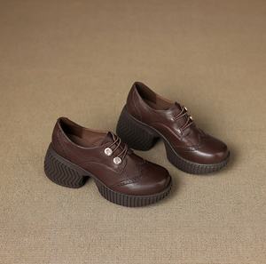 Botas Chelsea de Cuero Vacuno para Mujer, Cierre de Cordones, Estilo Casual, Altas, Color Cognac Brandy, para Todas las Temporadas - Product Image 2