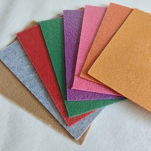 Moquette non tissée en polyester aiguilletée, enduite de film, pour sols d'exposition, événements, mariage rouge, mur à mur - Product Image 1