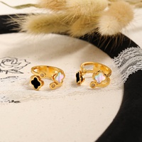 Bijoux coréens délicats avec trèfle à quatre feuilles Bague de luxe en cz Bague en acier inoxydable plaqué or 18 carats Bague trèfle minimaliste en zircon et coquillage